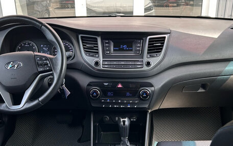 Hyundai Tucson III, 2018 год, 2 350 000 рублей, 13 фотография