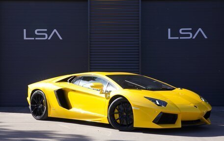 Lamborghini Aventador I рестайлинг, 2015 год, 32 500 000 рублей, 9 фотография