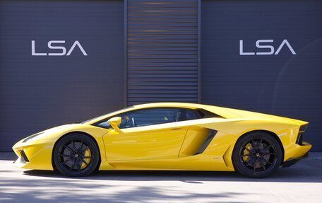 Lamborghini Aventador I рестайлинг, 2015 год, 32 500 000 рублей, 3 фотография