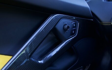 Lamborghini Aventador I рестайлинг, 2015 год, 32 500 000 рублей, 27 фотография