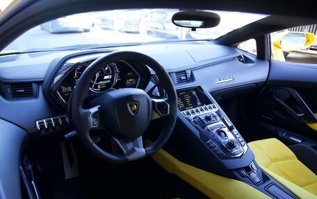 Lamborghini Aventador I рестайлинг, 2015 год, 32 500 000 рублей, 37 фотография