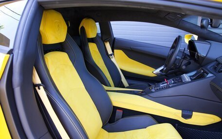 Lamborghini Aventador I рестайлинг, 2015 год, 32 500 000 рублей, 35 фотография