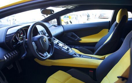 Lamborghini Aventador I рестайлинг, 2015 год, 32 500 000 рублей, 28 фотография