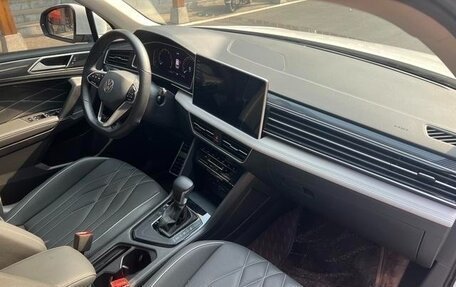 Volkswagen Tiguan II, 2022 год, 3 240 000 рублей, 11 фотография