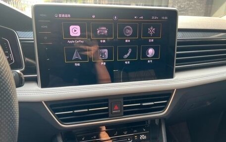 Volkswagen Tiguan II, 2022 год, 3 240 000 рублей, 16 фотография