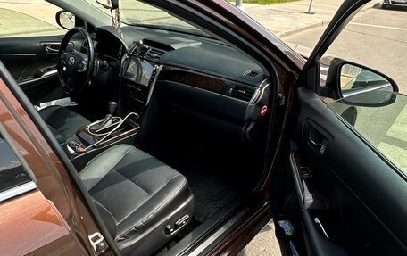 Toyota Camry, 2017 год, 2 750 000 рублей, 4 фотография