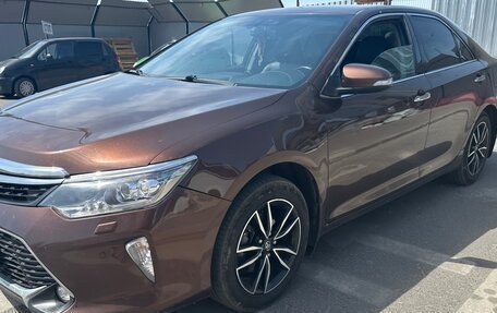 Toyota Camry, 2017 год, 2 750 000 рублей, 14 фотография
