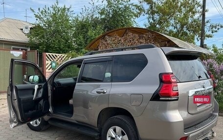 Toyota Land Cruiser Prado 150 рестайлинг 2, 2019 год, 4 300 000 рублей, 3 фотография