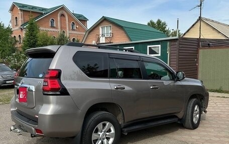 Toyota Land Cruiser Prado 150 рестайлинг 2, 2019 год, 4 300 000 рублей, 9 фотография