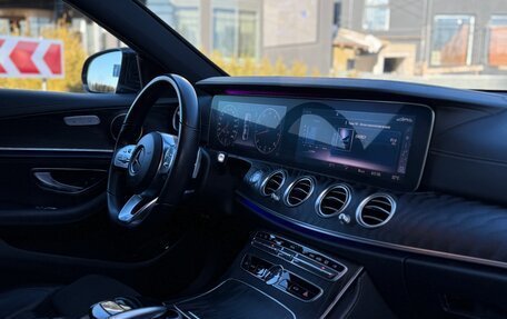 Mercedes-Benz E-Класс, 2019 год, 3 100 000 рублей, 11 фотография