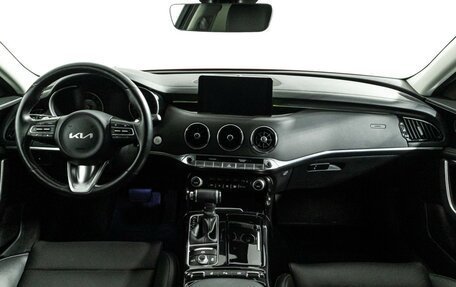 KIA Stinger I, 2022 год, 2 800 000 рублей, 13 фотография