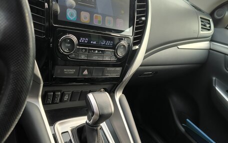 Mitsubishi Pajero Sport III рестайлинг, 2018 год, 3 100 000 рублей, 2 фотография