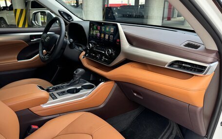 Toyota Highlander, 2025 год, 5 750 000 рублей, 27 фотография