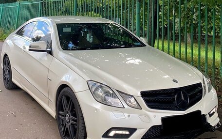 Mercedes-Benz E-Класс, 2011 год, 1 428 000 рублей, 1 фотография