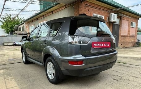 Mitsubishi Outlander III рестайлинг 3, 2011 год, 1 270 000 рублей, 5 фотография