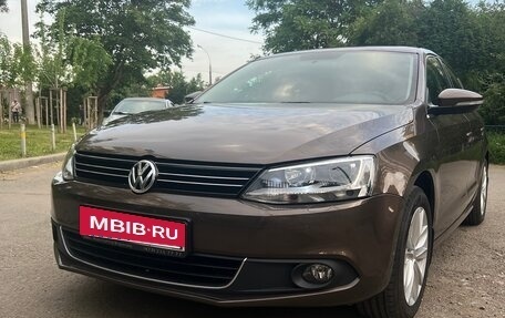 Volkswagen Jetta VI, 2012 год, 1 350 000 рублей, 13 фотография