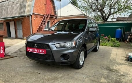 Mitsubishi Outlander III рестайлинг 3, 2011 год, 1 270 000 рублей, 2 фотография