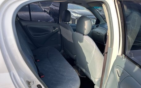 Toyota Vitz, 2001 год, 350 000 рублей, 8 фотография