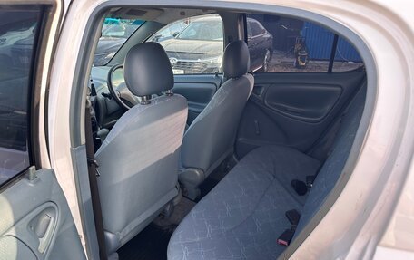 Toyota Vitz, 2001 год, 350 000 рублей, 9 фотография