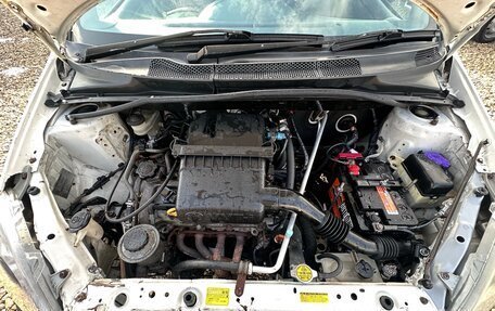 Toyota Vitz, 2001 год, 350 000 рублей, 13 фотография