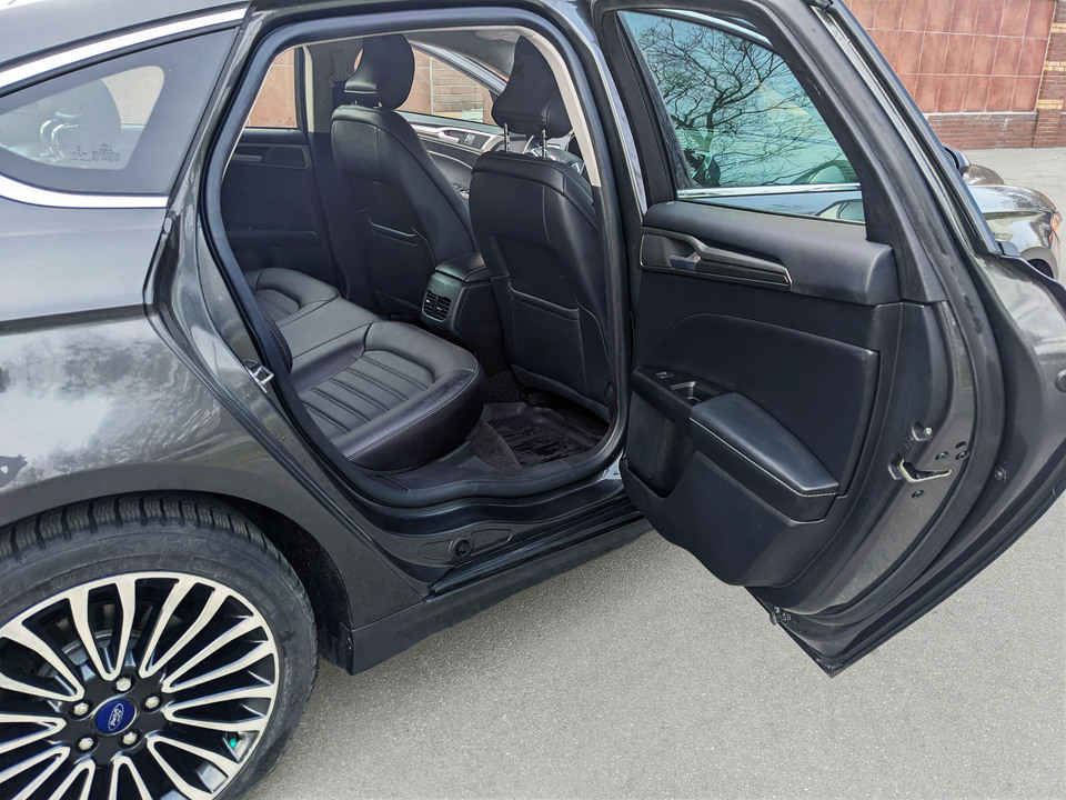 Ford Fusion (North America) II рестайлинг, 2018 год, 1 199 000 рублей, 11 фотография