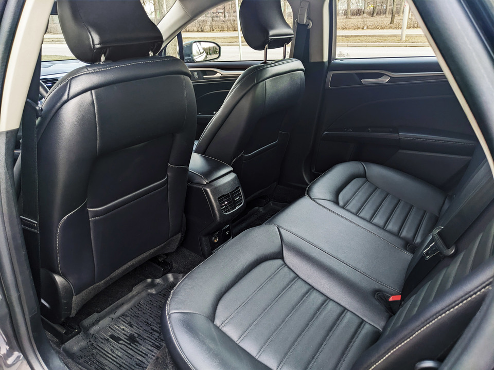 Ford Fusion (North America) II рестайлинг, 2018 год, 1 199 000 рублей, 13 фотография