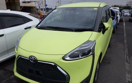 Toyota Sienta II, 2020 год, 1 750 000 рублей, 2 фотография