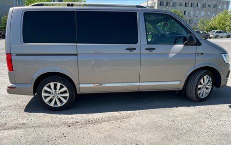 Volkswagen Multivan T6 рестайлинг, 2016 год, 4 200 000 рублей, 4 фотография