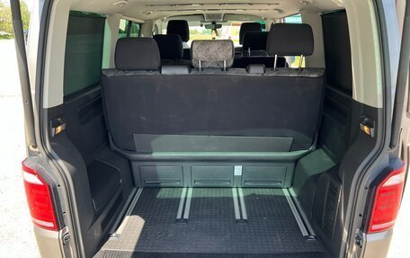 Volkswagen Multivan T6 рестайлинг, 2016 год, 4 200 000 рублей, 8 фотография