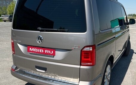 Volkswagen Multivan T6 рестайлинг, 2016 год, 4 200 000 рублей, 5 фотография