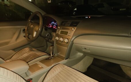 Toyota Camry, 2010 год, 950 000 рублей, 6 фотография