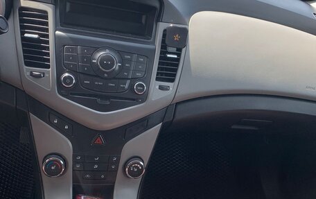 Chevrolet Cruze II, 2012 год, 700 000 рублей, 3 фотография