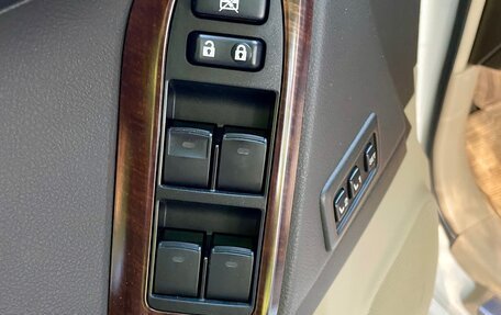 Toyota Land Cruiser Prado 150 рестайлинг 2, 2011 год, 4 700 000 рублей, 8 фотография