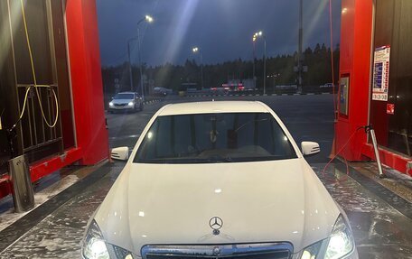Mercedes-Benz E-Класс, 2013 год, 1 750 000 рублей, 2 фотография