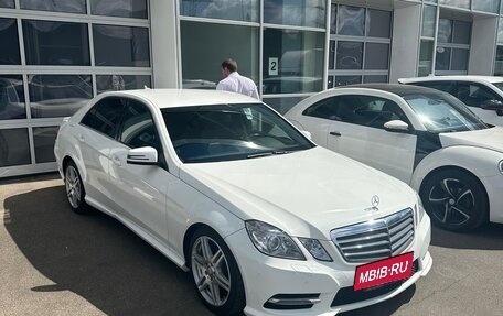 Mercedes-Benz E-Класс, 2013 год, 1 750 000 рублей, 3 фотография