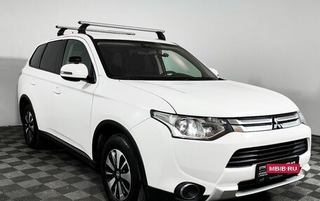 Mitsubishi Outlander III рестайлинг 3, 2014 год, 1 415 000 рублей, 3 фотография