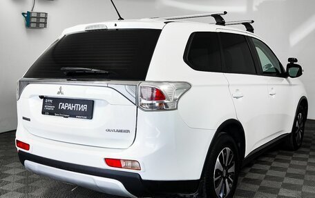 Mitsubishi Outlander III рестайлинг 3, 2014 год, 1 415 000 рублей, 6 фотография