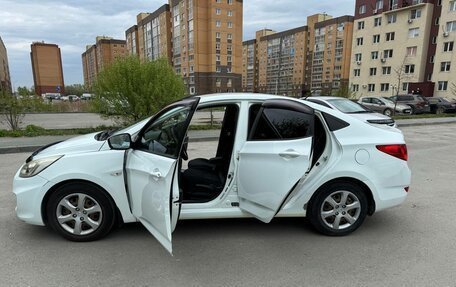 Hyundai Solaris II рестайлинг, 2011 год, 750 000 рублей, 4 фотография