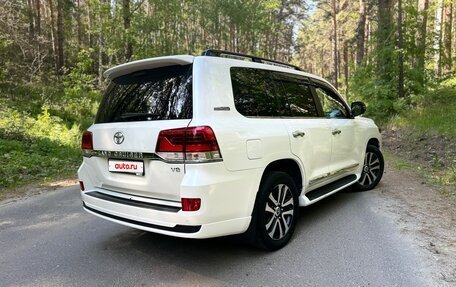Toyota Land Cruiser 200, 2018 год, 7 650 000 рублей, 4 фотография