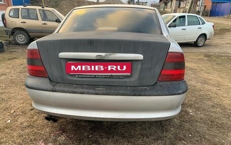 Opel Vectra B рестайлинг, 1996 год, 110 000 рублей, 3 фотография