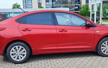 Hyundai Solaris II рестайлинг, 2018 год, 1 300 000 рублей, 2 фотография
