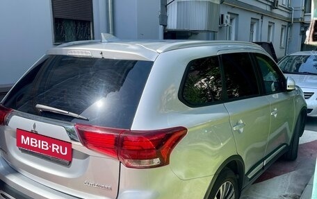 Mitsubishi Outlander III рестайлинг 3, 2018 год, 2 100 000 рублей, 6 фотография