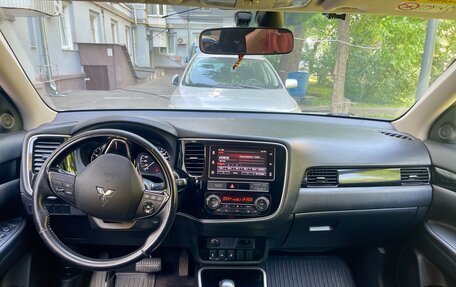 Mitsubishi Outlander III рестайлинг 3, 2018 год, 2 100 000 рублей, 12 фотография