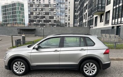 Volkswagen Tiguan II, 2019 год, 2 200 000 рублей, 1 фотография