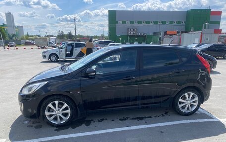 Hyundai Solaris II рестайлинг, 2011 год, 750 000 рублей, 2 фотография