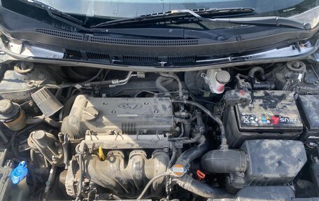 Hyundai Solaris II рестайлинг, 2011 год, 750 000 рублей, 12 фотография