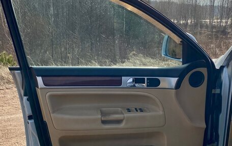 Volkswagen Touareg III, 2004 год, 1 000 000 рублей, 27 фотография