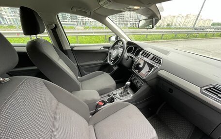 Volkswagen Tiguan II, 2019 год, 2 200 000 рублей, 10 фотография