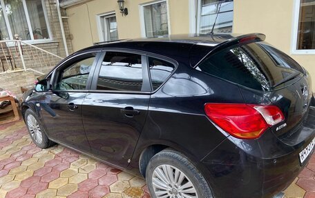 Opel Astra J, 2011 год, 450 000 рублей, 3 фотография