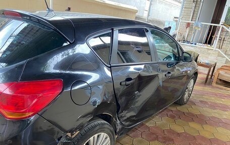 Opel Astra J, 2011 год, 450 000 рублей, 11 фотография